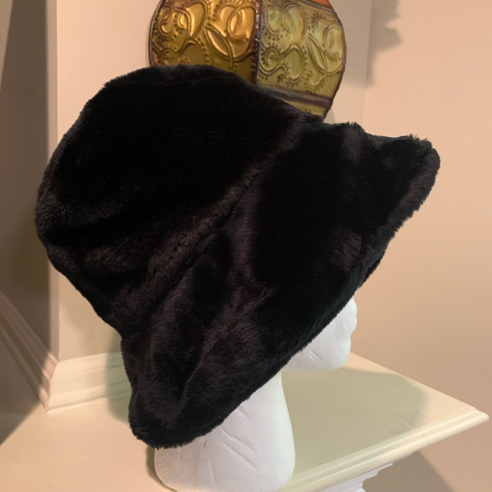 Velvet Bucket Hat - Picture 2 of 3